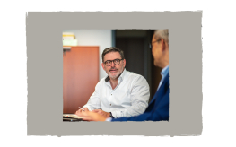 [STOFWISSELING TOT NADENKEN] (© [Peter Bols (extern)] | dwars) 