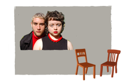  [TWEE PERFORMERS IN DE KOU GELATEN] (© [Mila de Jager & Hanne Colémont] | dwars) 